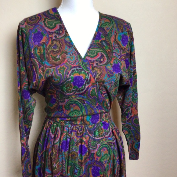 Diane Von Furstenberg Dresses & Skirts - Diane Von Furstenberg Vintage Paisley Wrap Dress